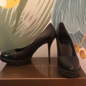 BNWT Gucci black Pumps size 9 reg $660